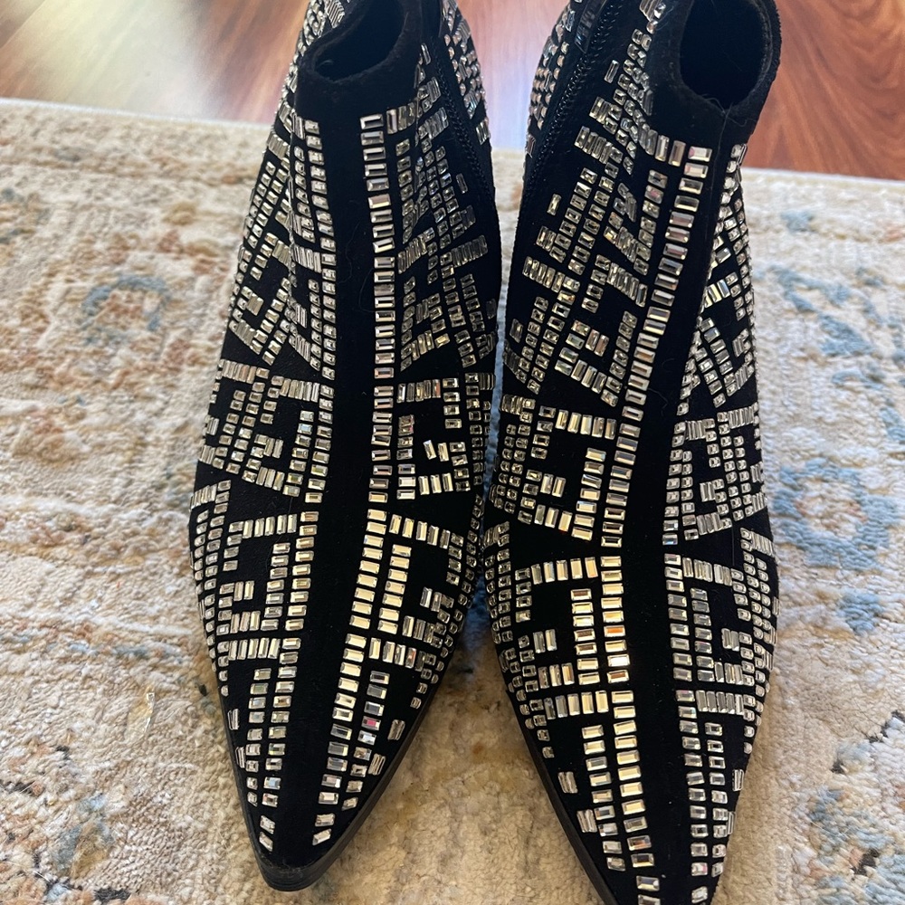 Elegant Black and Silver Women's Shoes